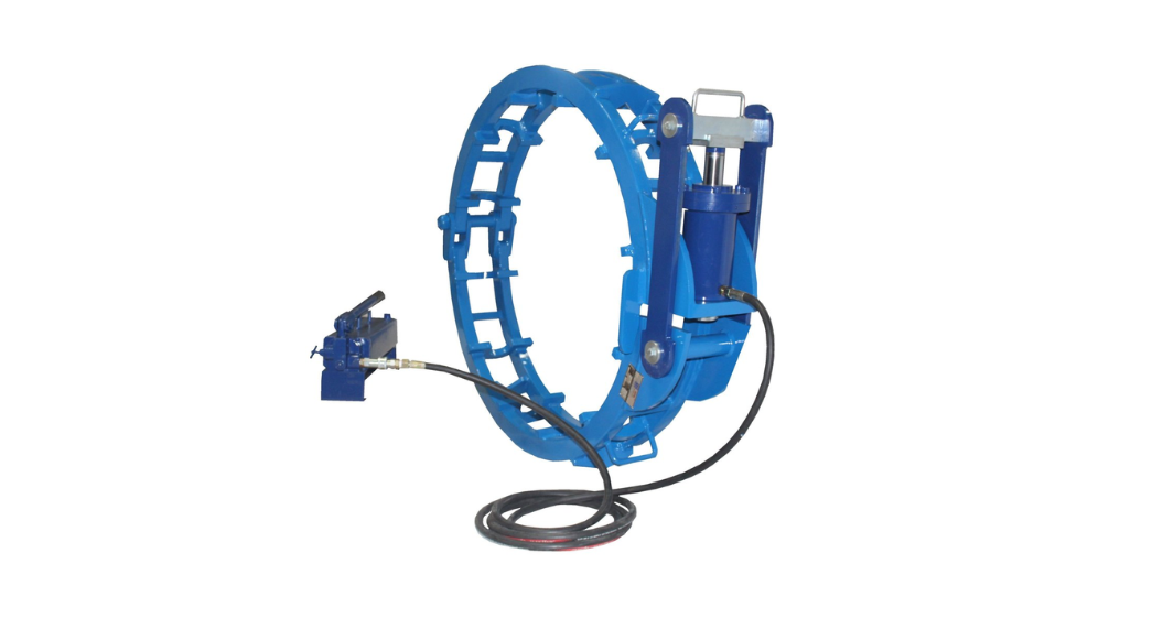 Hydraulic External Pipe Line Up Clamp in Naples, Italy